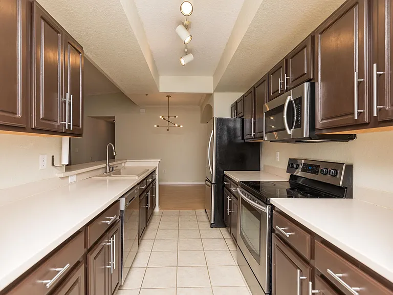 10075 Gate Pkwy N #405 — Photo 8
