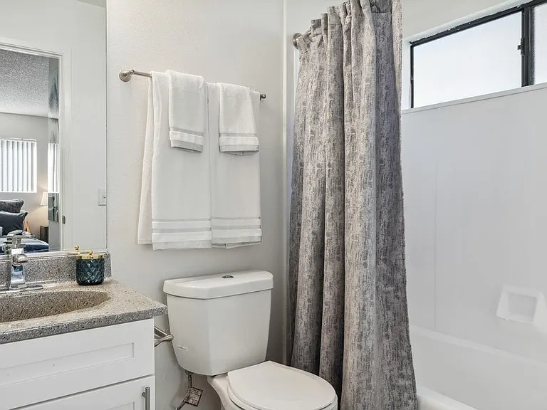 The District Apartment Homes — Photo 8