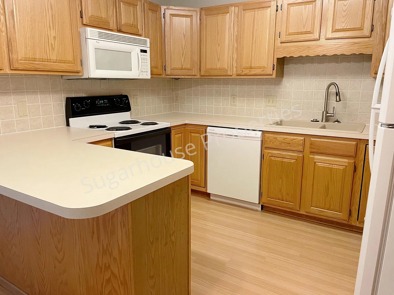 3 bed, 1220 sqft, $1,895 — Photo 3
