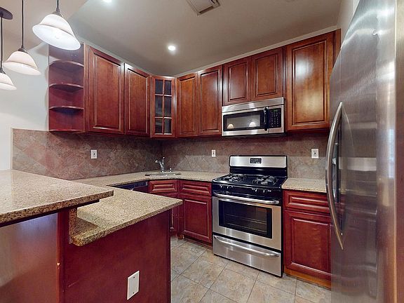 5th image of 2849 Cropsey Ave