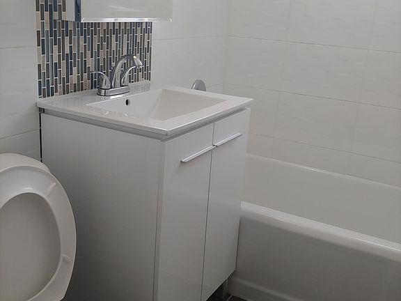 5th image of 192-65B 71st Cir #1
