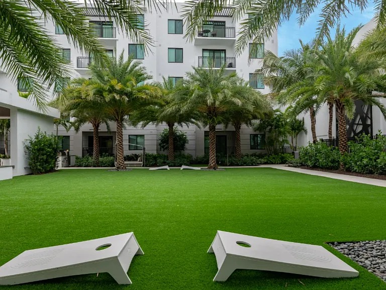 Uptown Boca Villas — Photo 18