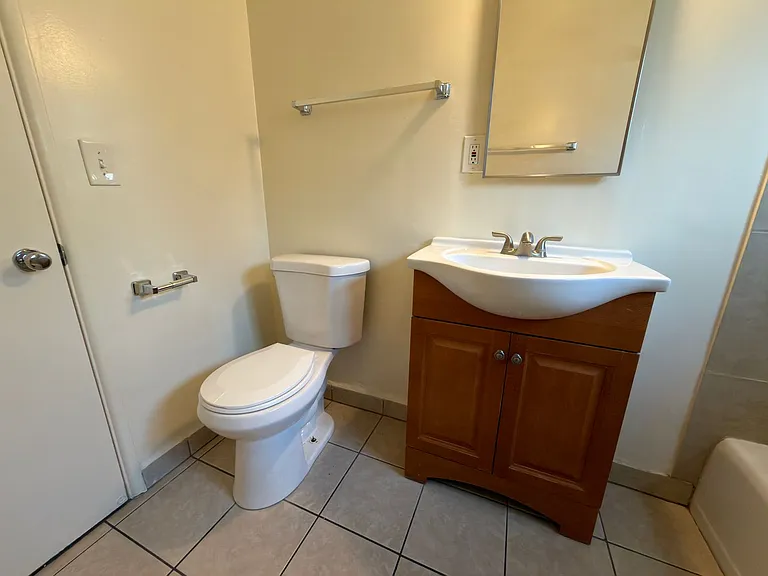 11614 Bellflower Blvd — Photo 30