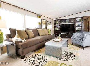 1585 Indian Springs Rd, Mount Olive, NC 28365