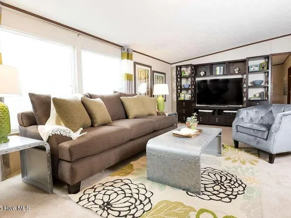 1585 Indian Springs Road, Mount Olive, NC 28365