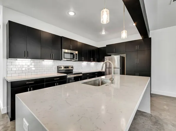 213 Lynn Dr #204, Bryan, TX 77801