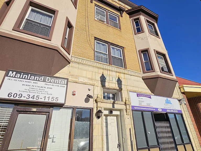 919 Atlantic Ave — Photo 2