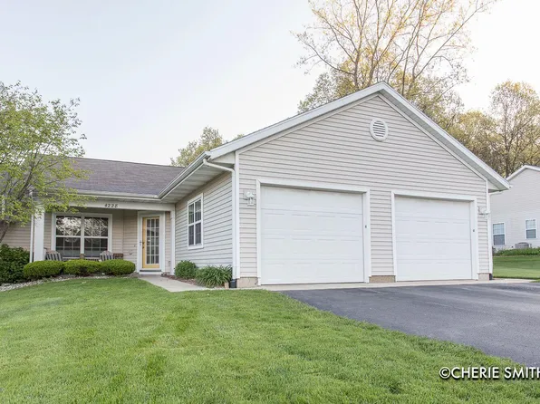 4228 Peak Ln NE #7, Grand Rapids, MI 49525