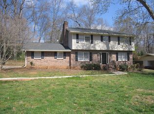 5035 Fox Forest Dr, Lilburn, GA