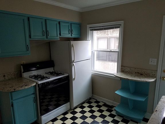 unique, custom- made, rounded granite countertops