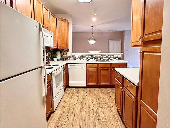 5th image of 11264 Hyde Pointe Ct