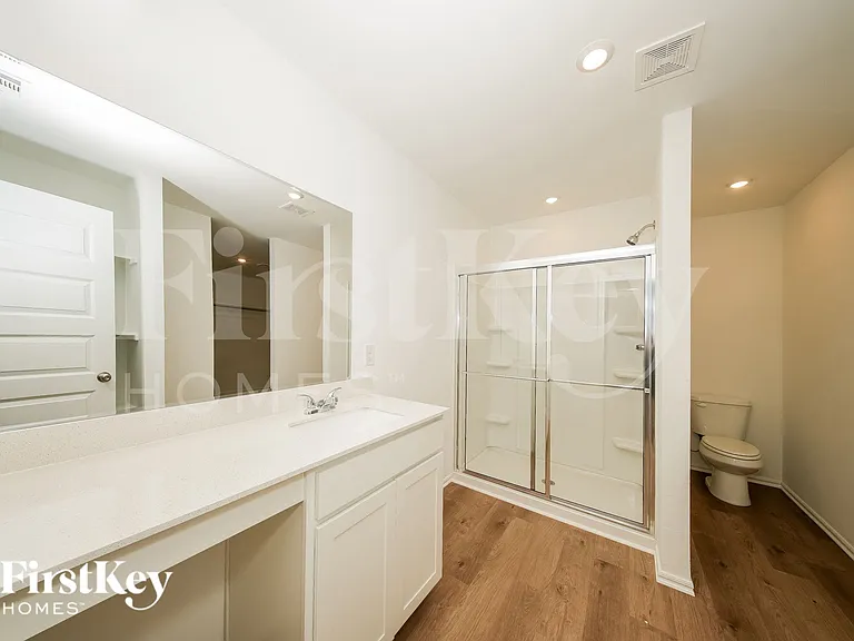 433 Labelle Ln — Photo 12
