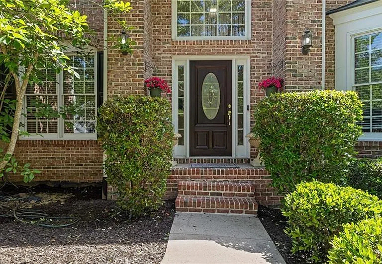 1235 Longpointe Pass — Photo 25