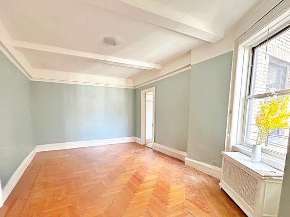 240 West 98th Street image 8 of 12