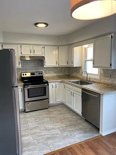 8 Booth Ct #B Photo 1