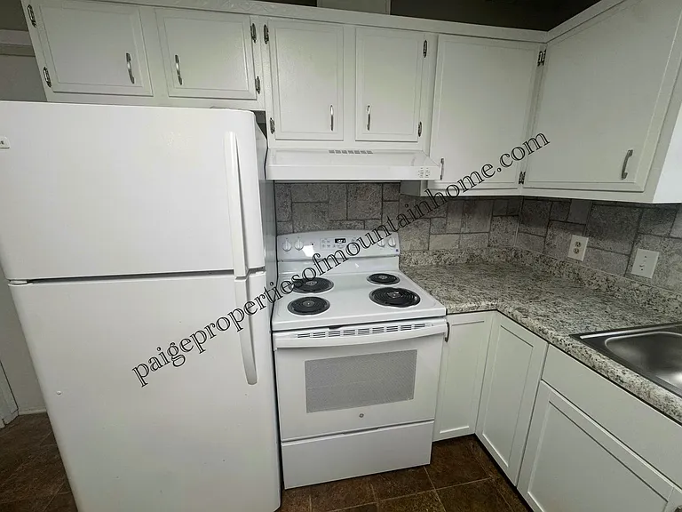 517/519 E. 13th Street — Photo 16