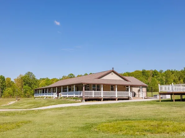 2879 E Calvertville Rd, Bloomfield, IN 47424