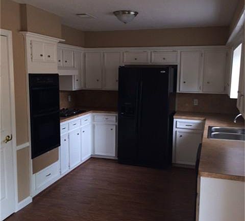 5th image of 11702 Moltere Dr
