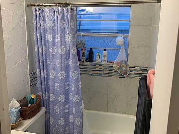 3rd image of 2318 N Park Dr