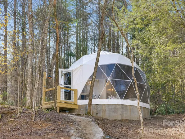 186 Meece Rd, Rosman, NC 28772