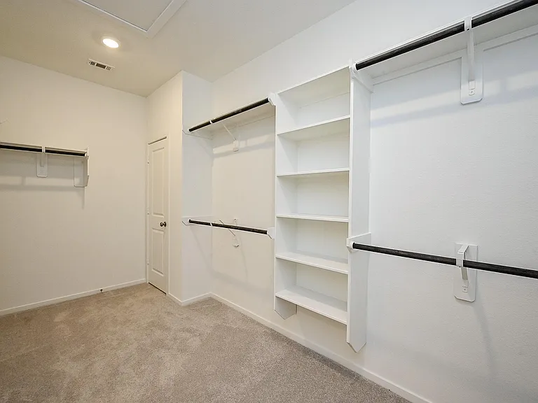 6427 Seafoam Lake Dr — Photo 33