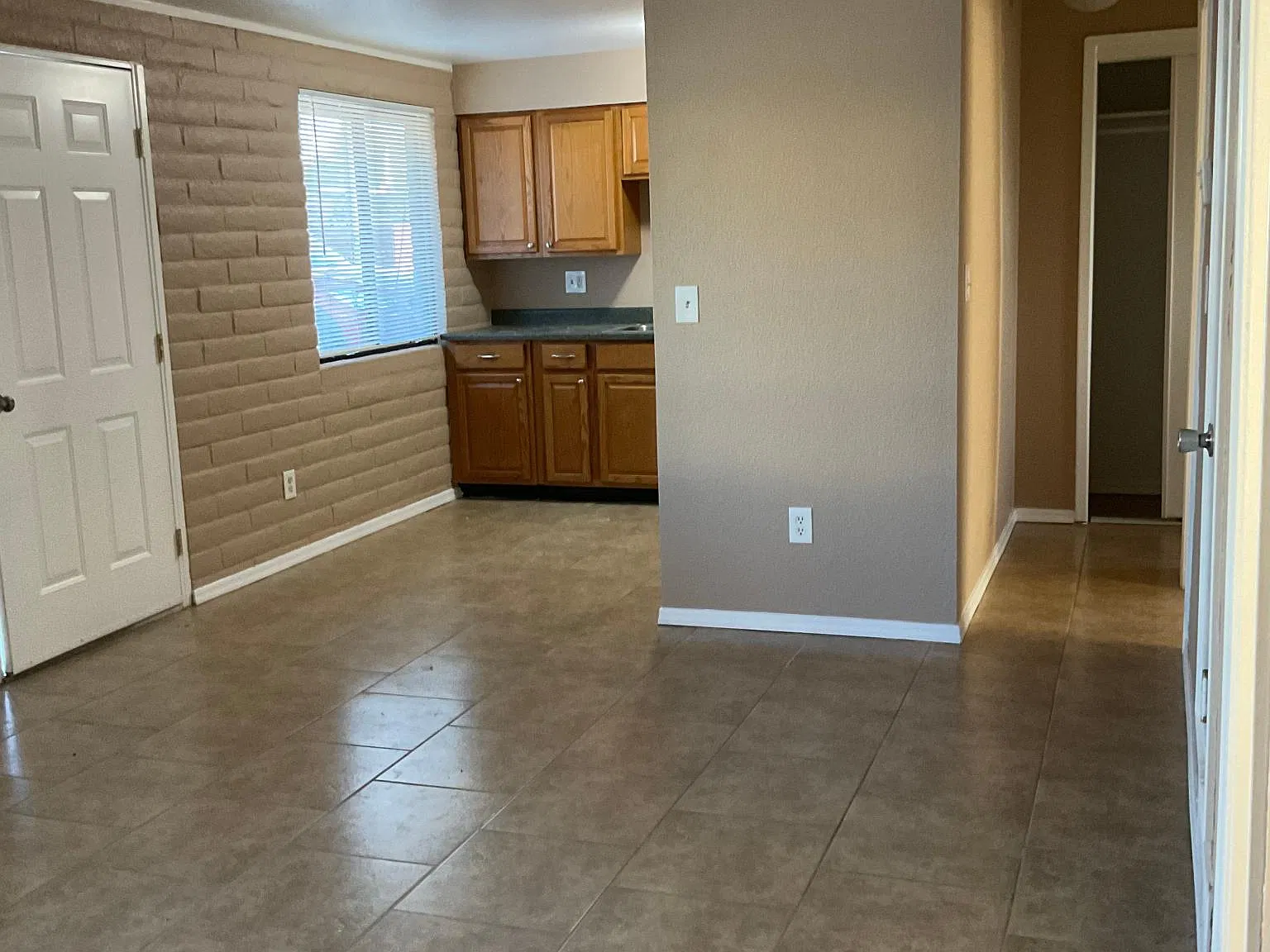 2 bed, 648 sqft, $975 — Photo 4