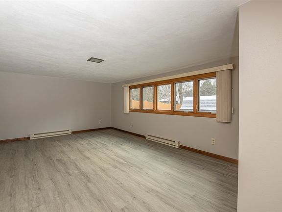 4th image of 1726 Duncan Ave