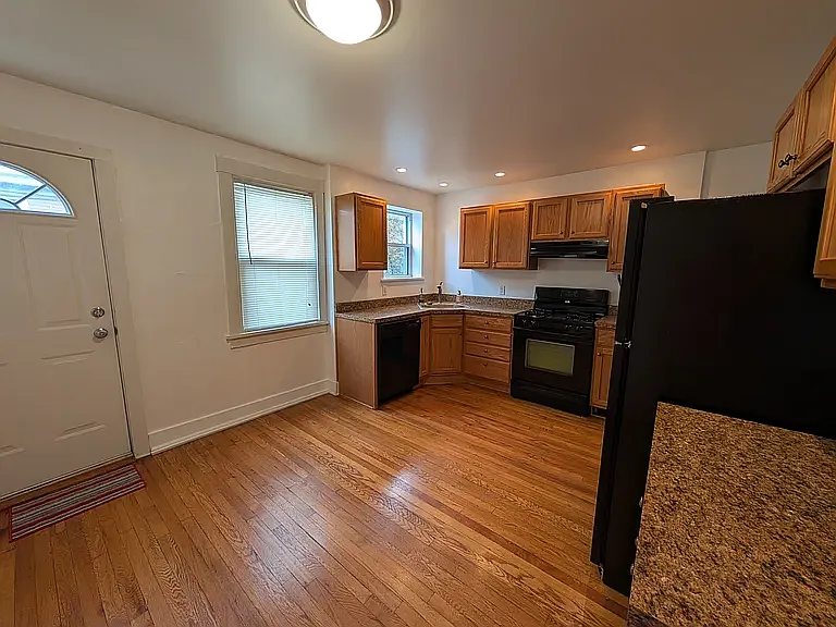 2 bed, $1,700 — Photo 4