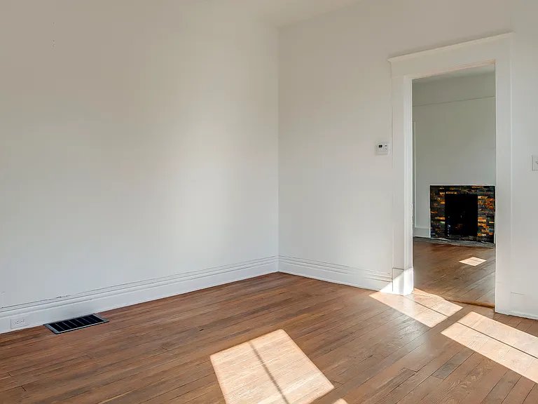 1909 Bonnycastle Ave — Photo 22