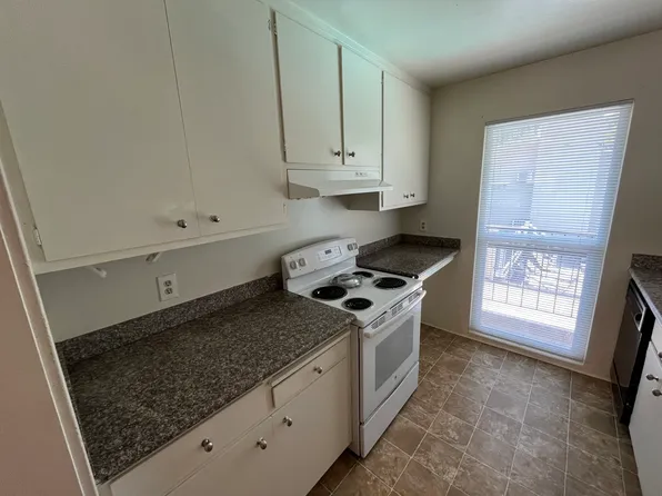 2101 Donald Dr APT 27, Moraga, CA 94556