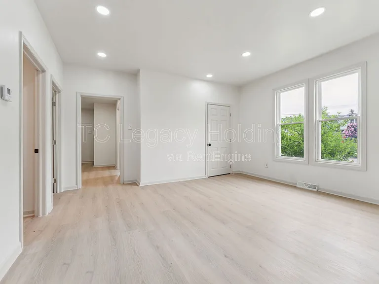 421 Walnut Ave — Photo 22