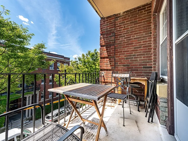 14 Melvin Ave #10 — Photo 4