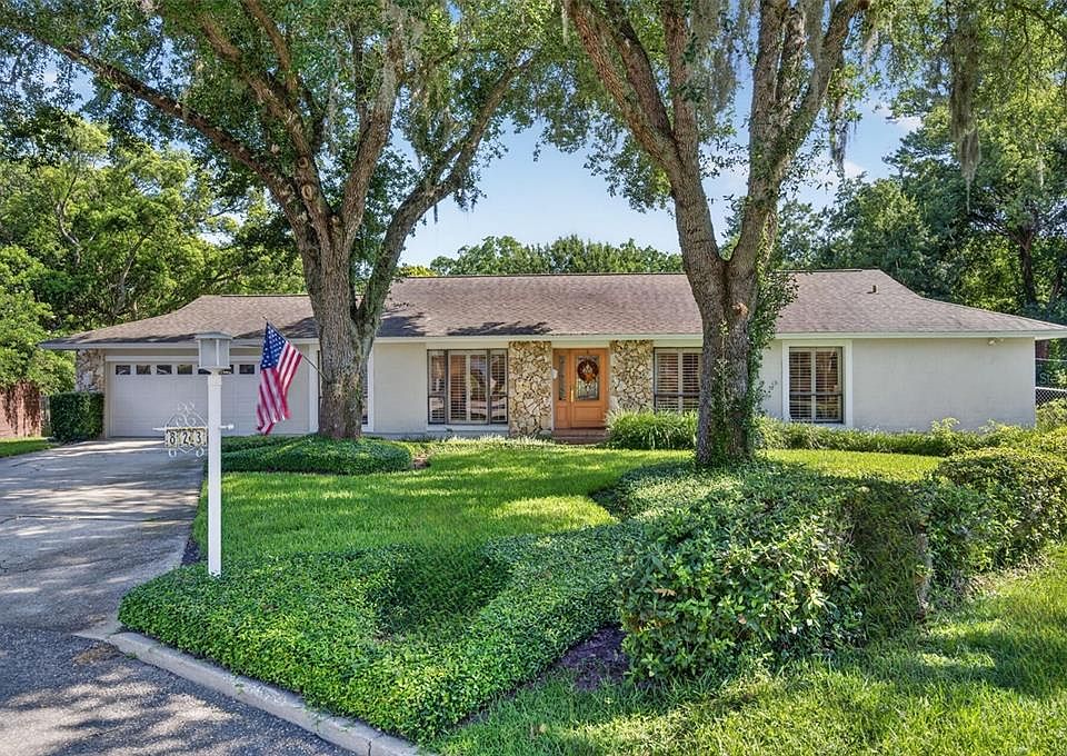 1st image of 823 WOODS COURT