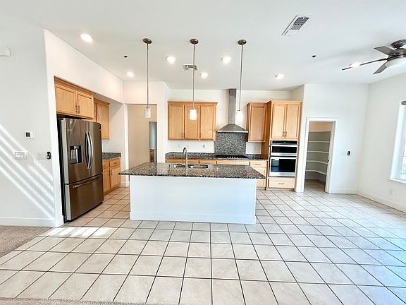 5th image of 1629 Plumas Dr