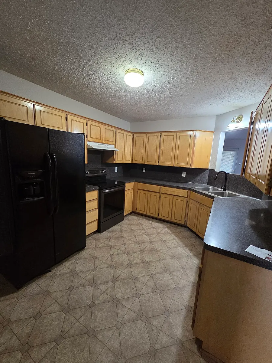Building Photo - 4409 Mustang Dr