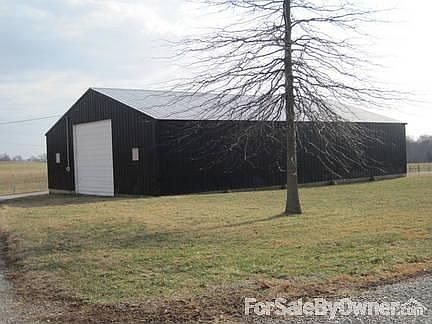 44' X 70' barn with electric