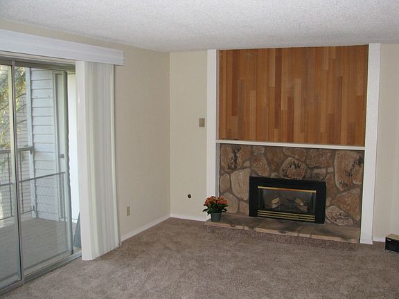 2nd image of 4641 W Lake Sammamish Pkwy SE APT F206