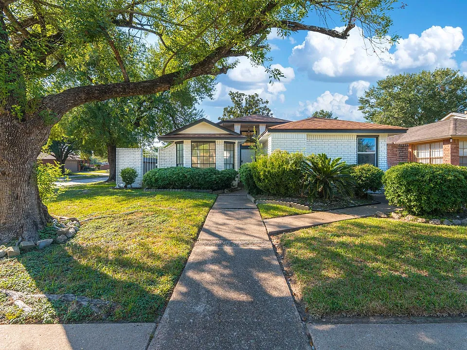 19013 Hammer Ln