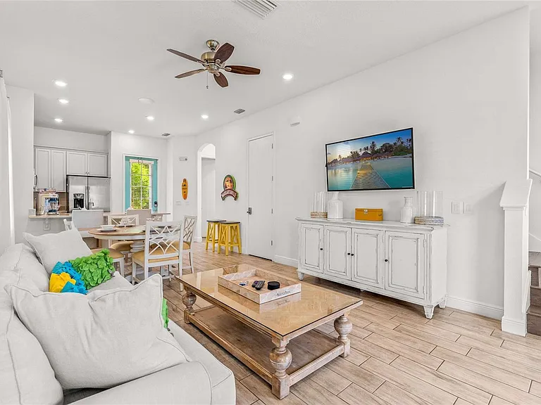 8005 Sand Bar Dr — Photo 4