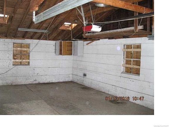 2nd image of 231 Royal Pkwy E