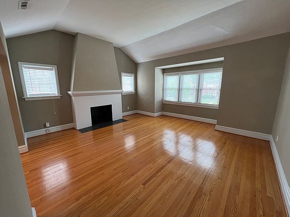 3rd image of 7311 Pershing Ave APT 1E