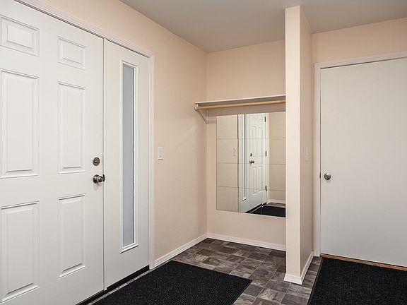 2nd image of 102 Maple Dr
