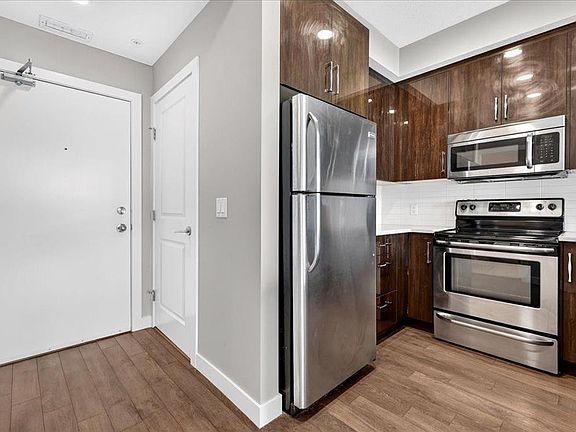 3rd image of 607 N 17th Ave NW #304