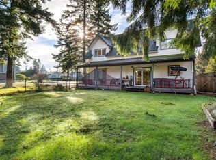 360 Harrogate Rd, Campbell River, BC V9W1W2