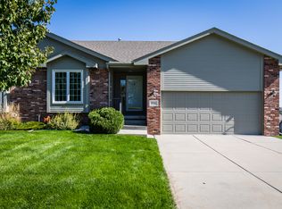 5701 N 167th Avenue Cir, Omaha, NE 68116