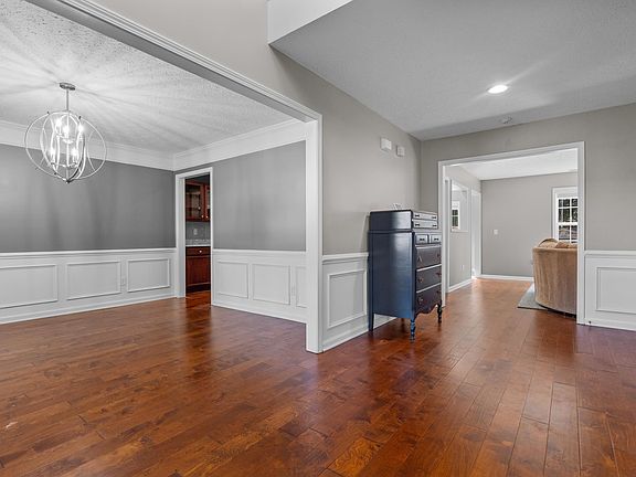 4th image of 199 Frasier Fir Ln