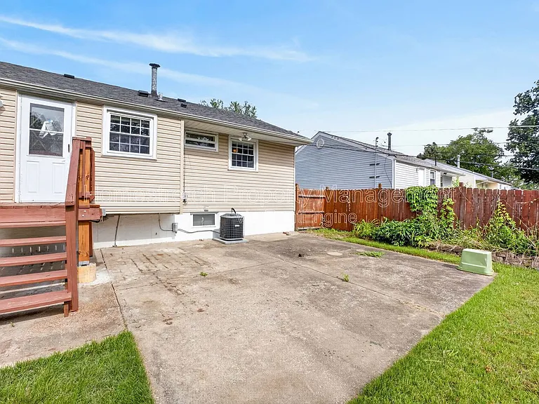 10527 Prestwick Dr — Photo 31