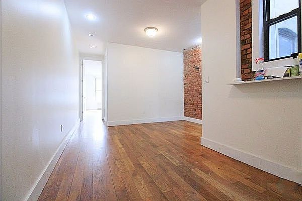 1st image of 1420 Putnam Ave APT 2r