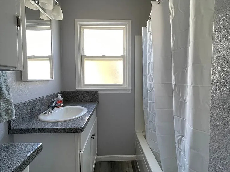317 S D St — Photo 9