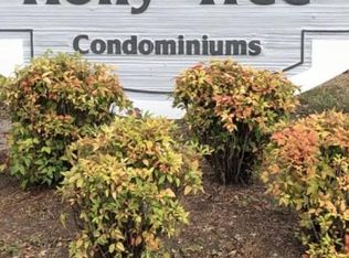 4473 Holly Tree Rd, Wilmington, NC 28412